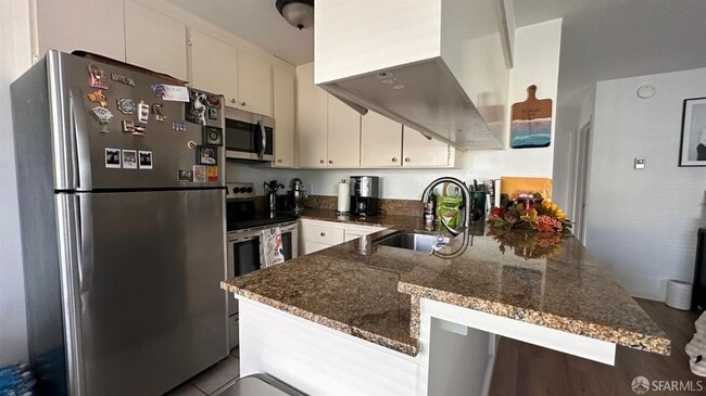 Building Photo - 483 Lincoln Cir