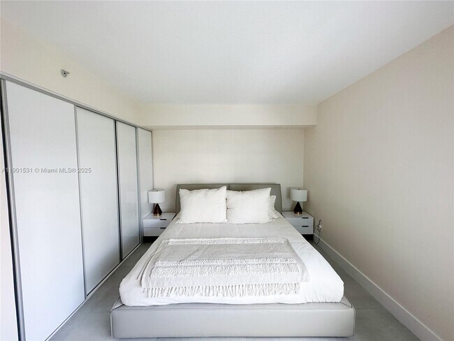 Building Photo - 335 S Biscayne Blvd