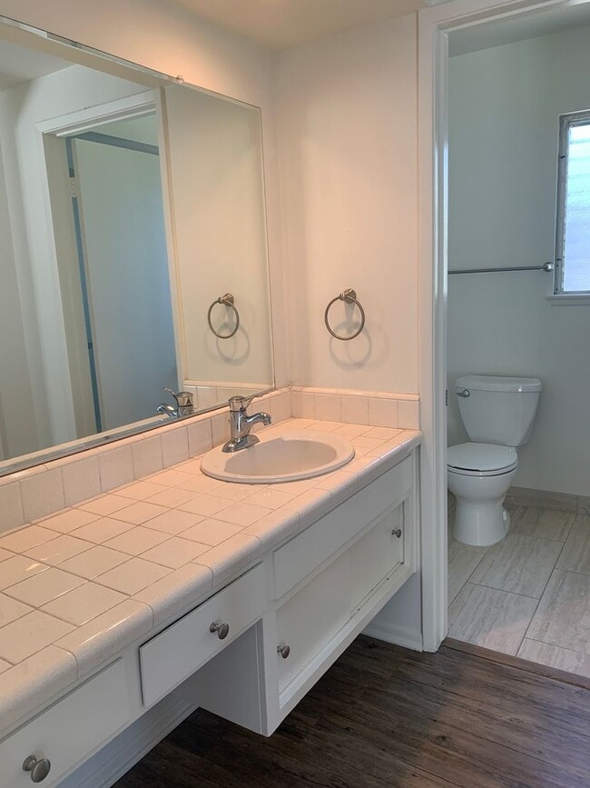 Building Photo - Pool Home with Fireplace & 2-Car Garage