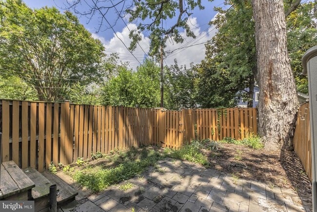 Building Photo - 38 E Rosemont Ave