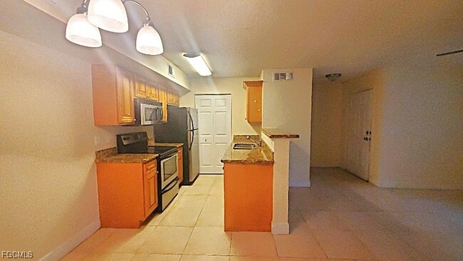 Building Photo - 12551 Equestrian Cir