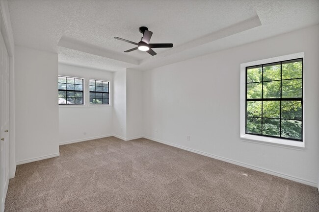 Building Photo - 4219 Oak Springs Dr