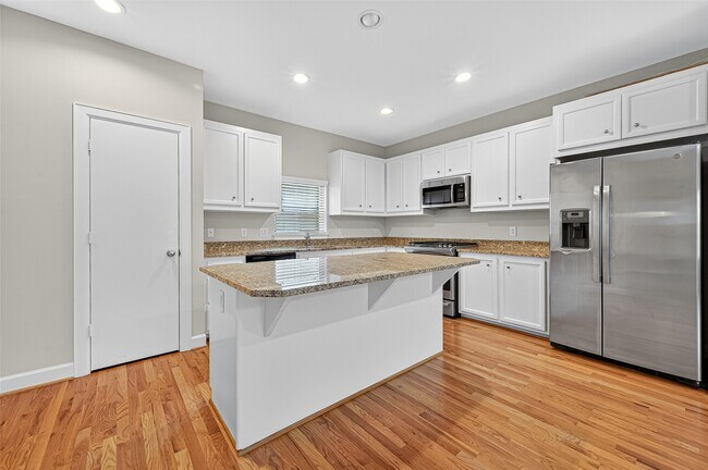 Building Photo - 11510 Main Ash Dr