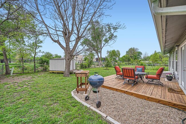 Building Photo - 9705 Oriole Dr