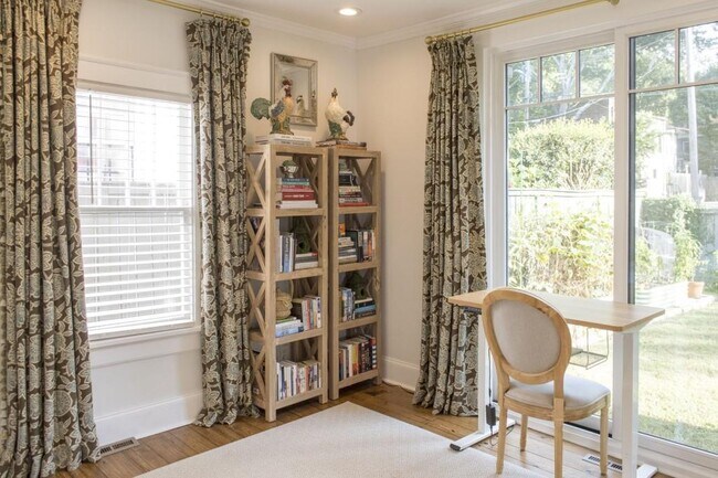 Building Photo - 801 Durant Pl NE