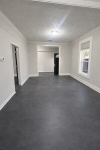 Building Photo - 379 Boston St