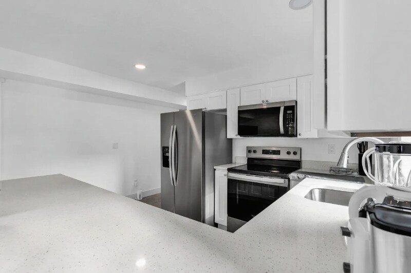 Building Photo - 1423 85th Dr NE