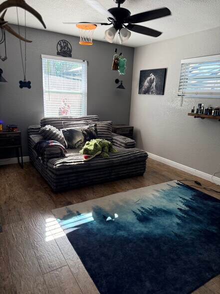 Building Photo - 1210 40th Ave