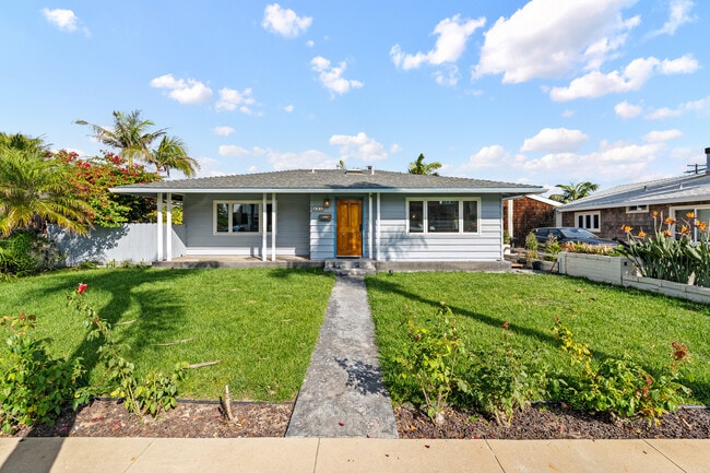 Primary Photo - 425 Neptune Ave