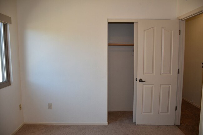 Building Photo - Great home in with great mountain views.