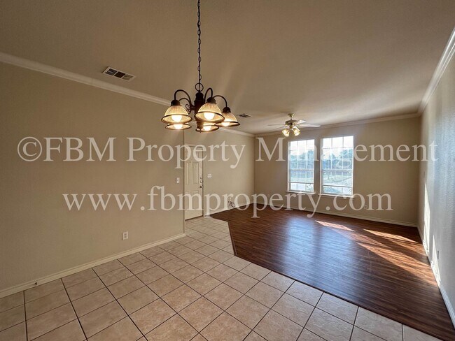 Building Photo - 700 Biloxi Dr