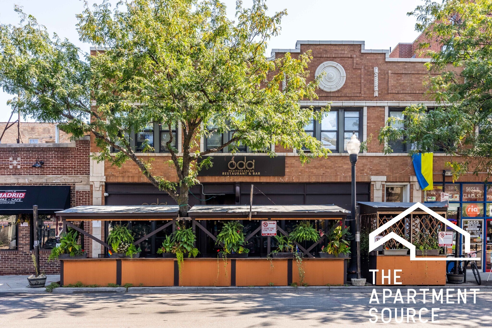 Building Photo - 1553 W Hollywood Ave