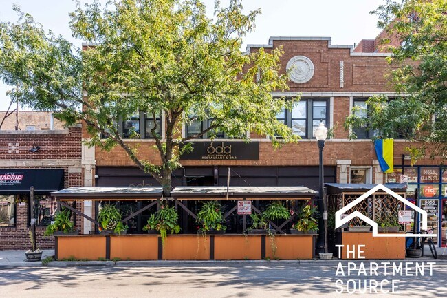 Building Photo - 1553 W Hollywood Ave