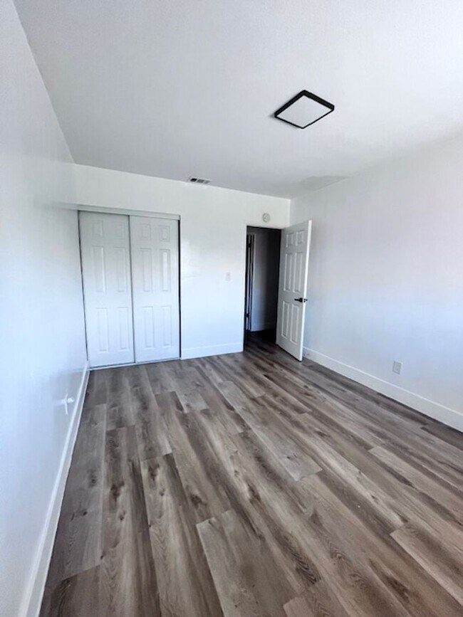 Building Photo - Recently Remodeled San Bernardino Home