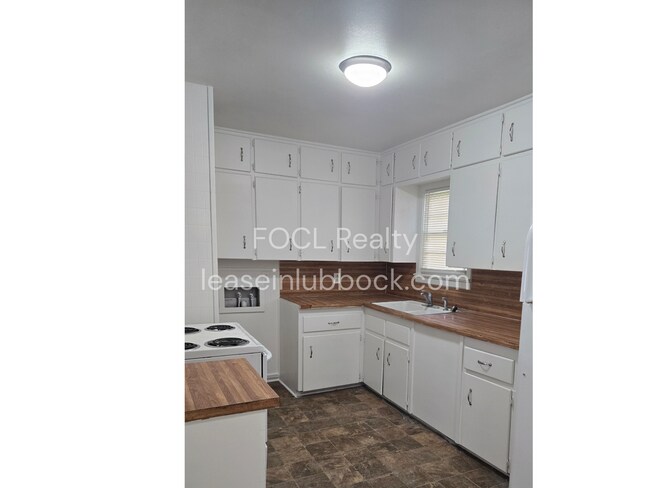 Building Photo - 4417 43rd St