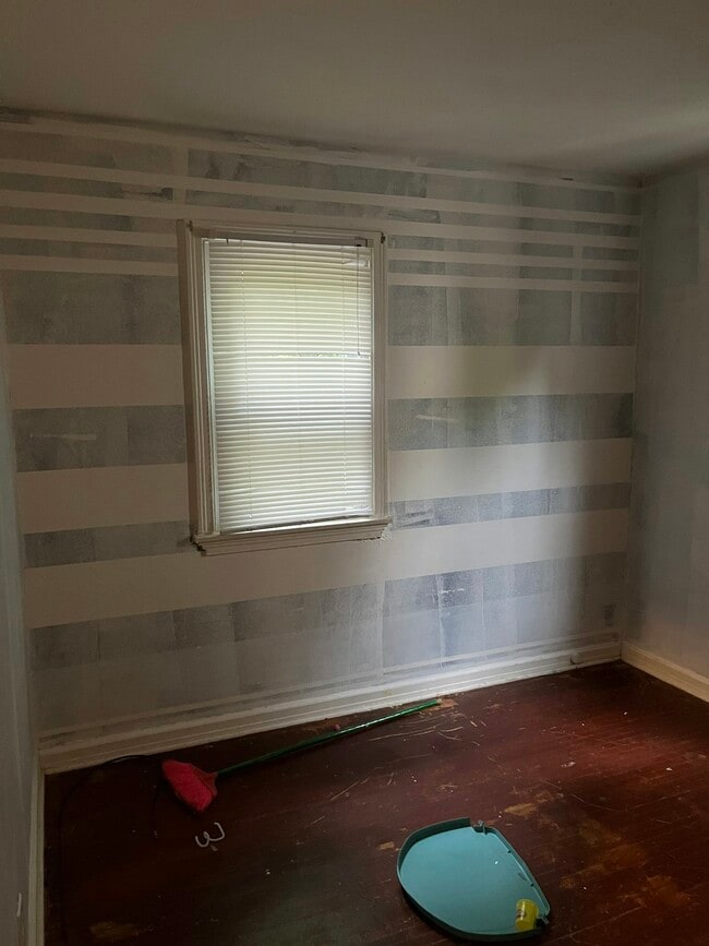 Building Photo - 1319 Kingsley Ave