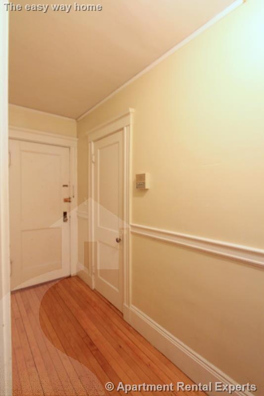 Building Photo - 8 Craigie Cir