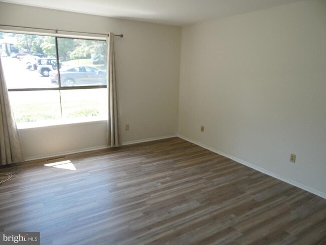 Building Photo - 1602 Raintree Ln