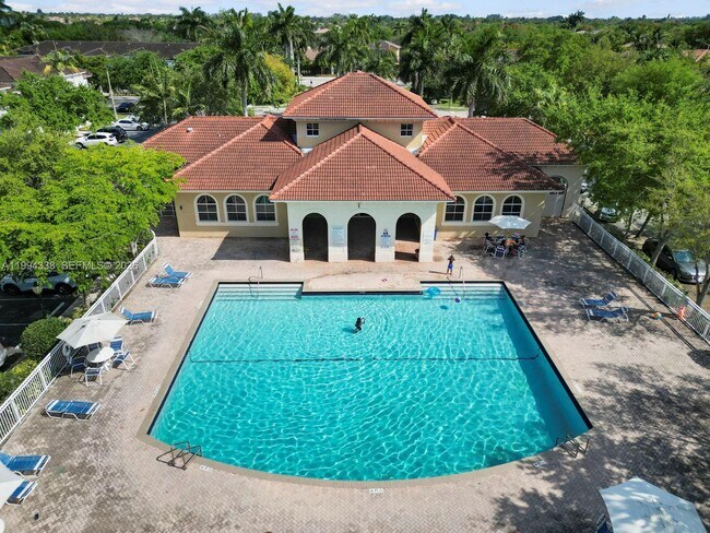 Building Photo - 5001 SW 140th Terrace