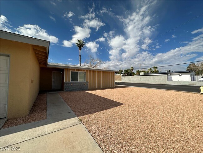 Building Photo - 5233 Lytton Ave