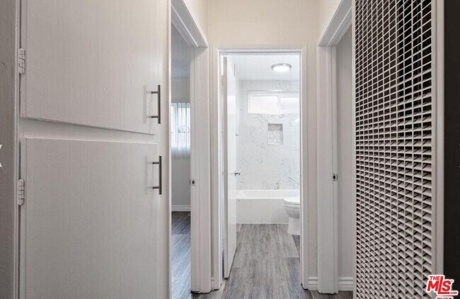 Building Photo - 13343 Victory Blvd