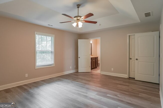 Building Photo - 607 Savannah Dr