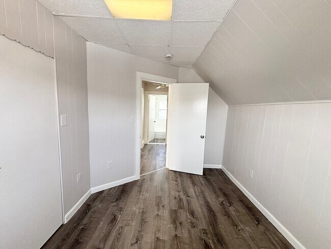 Building Photo - 3 Hadley Ct