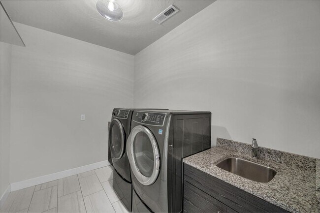 Building Photo - 2792 S 3250 W