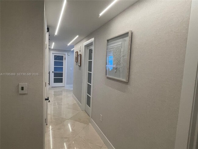 Building Photo - 3101 S Ocean Dr