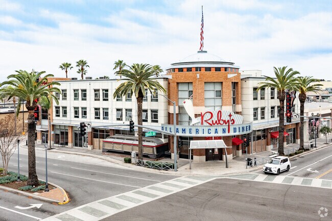 Building Photo - 215 S Brea Blvd, LLC - Lofts