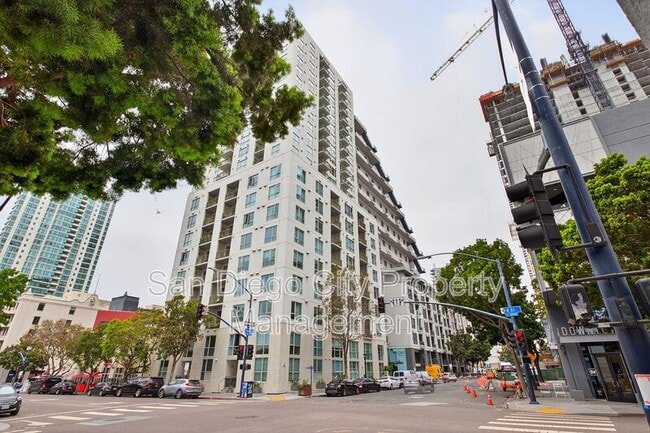 Building Photo - 1240 India St