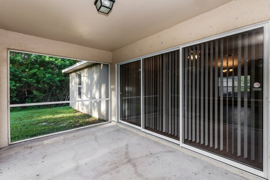 Building Photo - 769 Oakridge Ave S