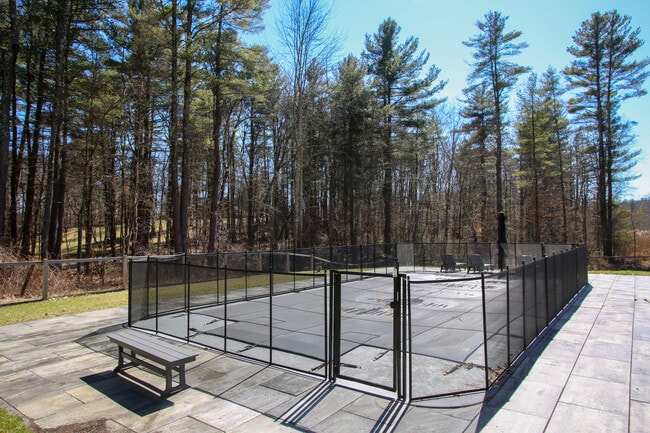 Building Photo - 23 Cross Rd