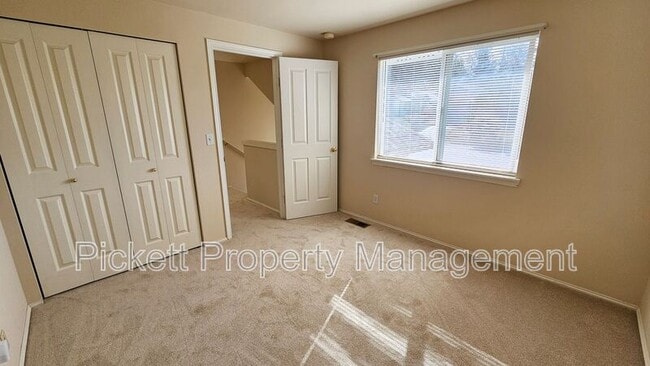 Building Photo - 6453 Grand Pine Loop NE