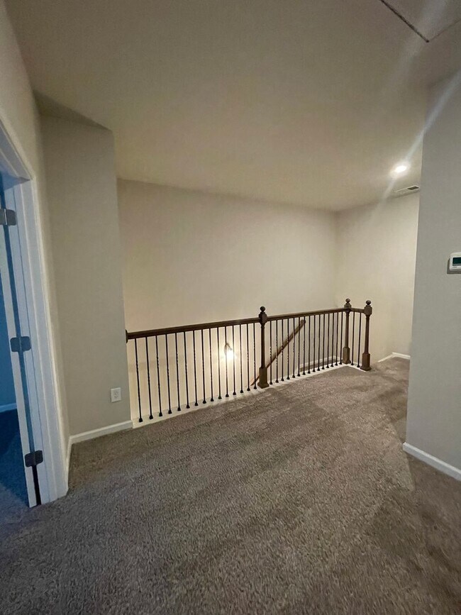 Building Photo - Beautiful Home in Gated Community with Pre...