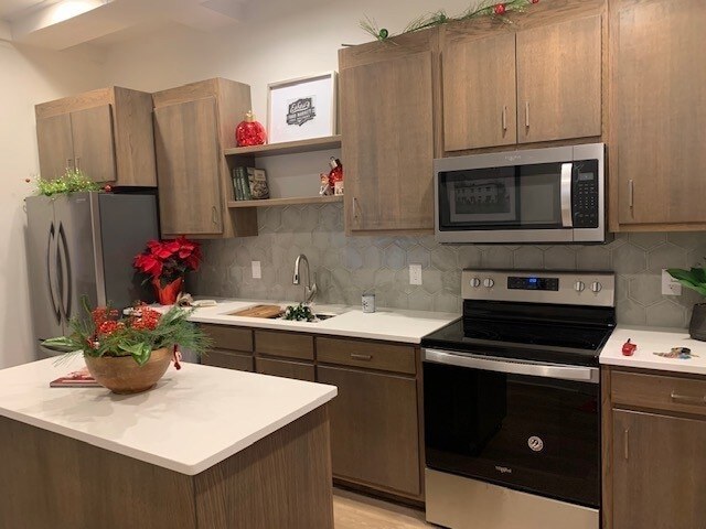 Building Photo - 326 W Main St