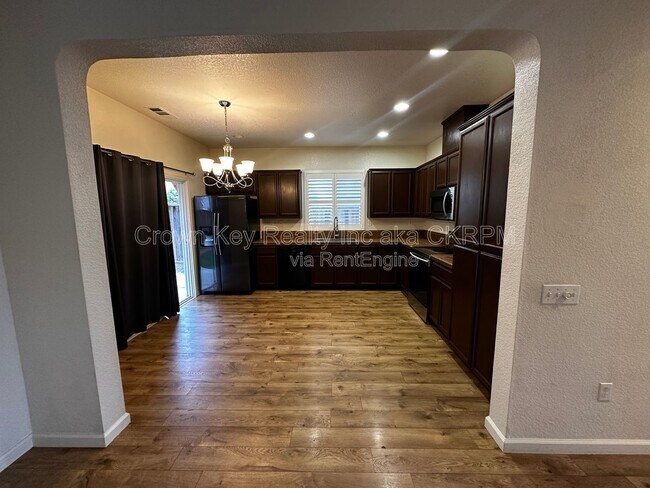 Building Photo - 2608 Greenleaf St