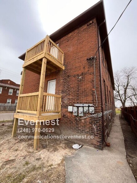 Building Photo - 5440 Milford St
