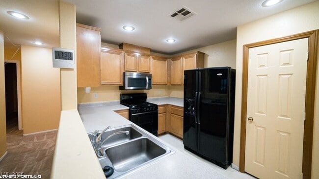 Building Photo - 5028 Stumbling Colt Ct