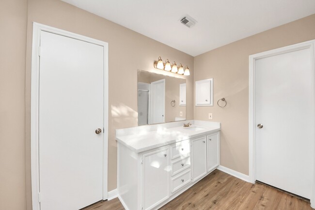 Building Photo - 11923 Briar Forest Dr