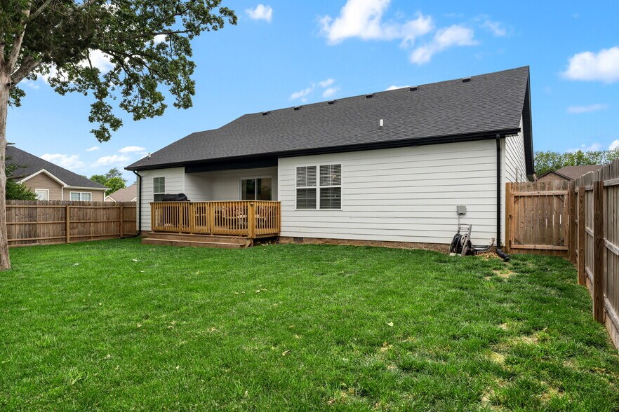 Building Photo - 668 Pleasant Meadow Ln