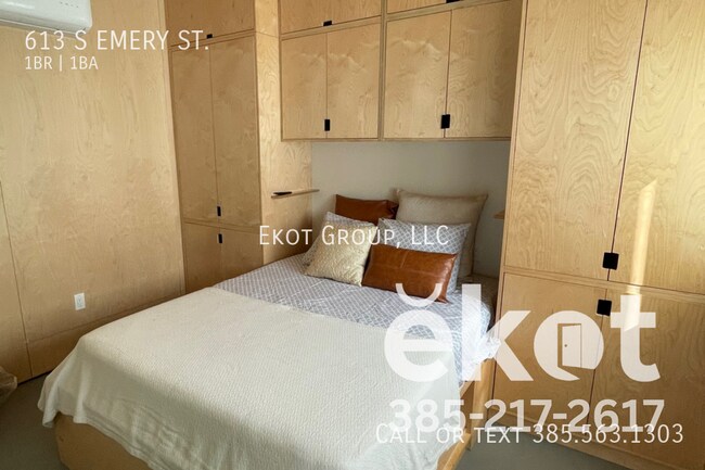 Building Photo - 613 Emery St W