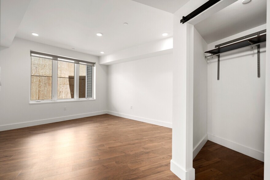 Building Photo - 34 Hichborn St