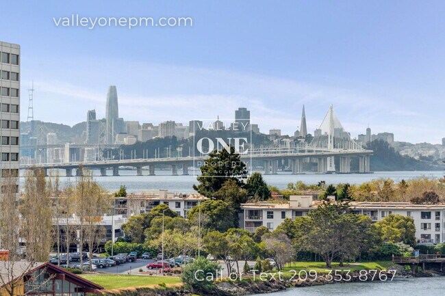 Building Photo - Fully Furnished Condo With Panoramic San Francisco Bay Views and Unbeatable Amenities