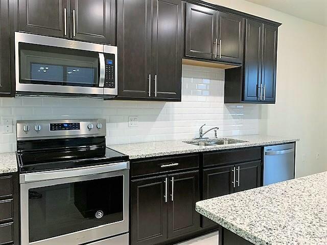Building Photo - 2792 Troubadour St