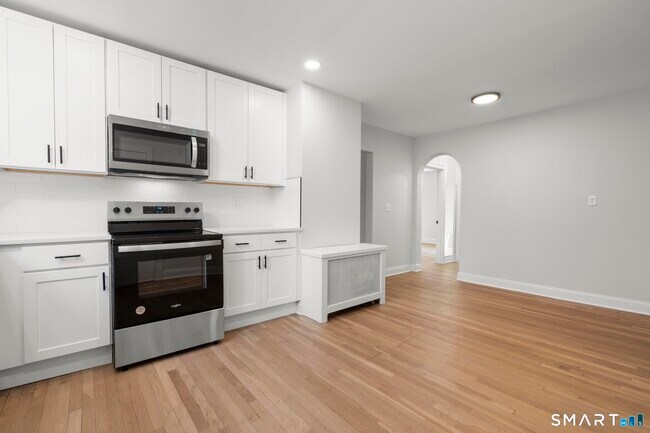 Building Photo - 1070 Whitney Ave