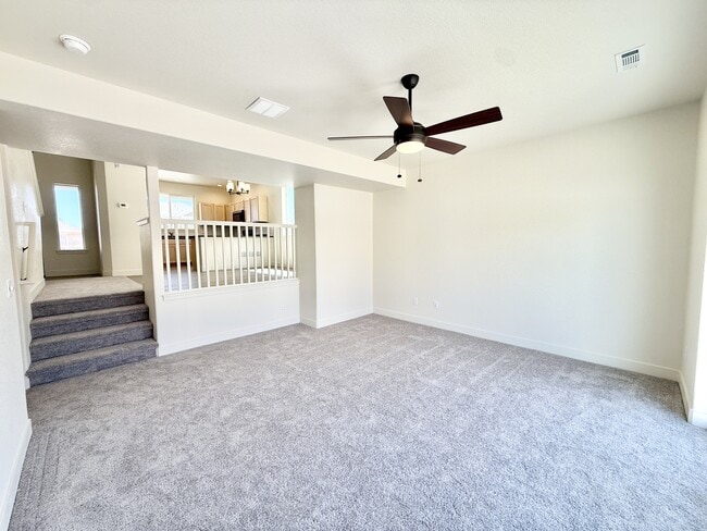 Building Photo - 2392 Jasmine Ln