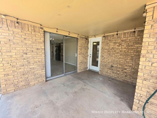 Building Photo - 4800 Dentcrest Dr