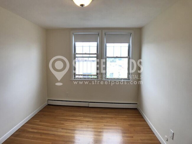 Building Photo - 1 bedroom in Boston MA 02135