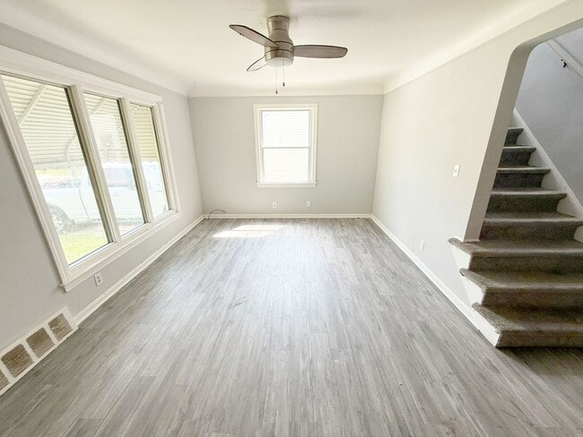 Building Photo - 3 BED 2 BATH BEAUTIFUL SINGLE FAMILY HOME